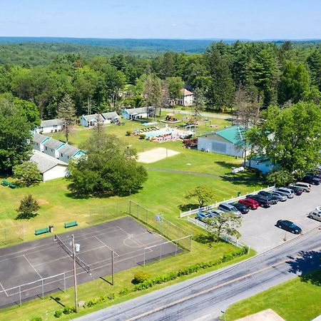 Chestnut Grove Family Resort Mount Pocono Exterior foto