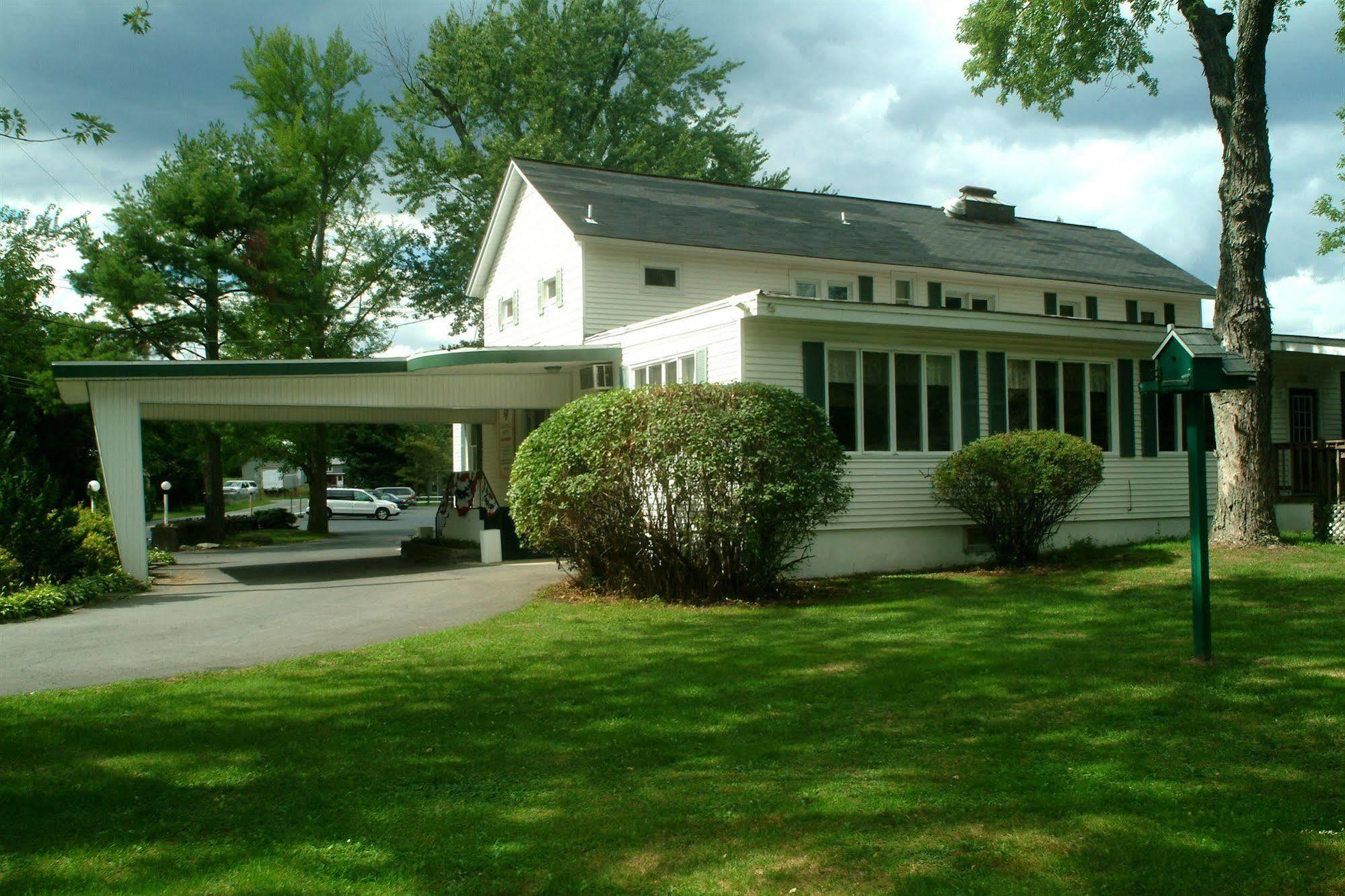 Chestnut Grove Family Resort Mount Pocono Exterior foto